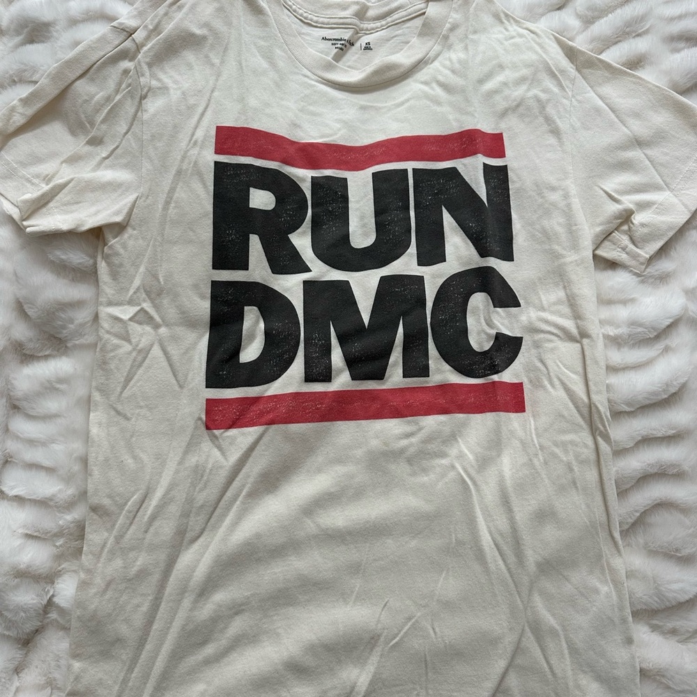 Abercrombie Run DMC Relqxed Graphic T-Shirt soft A & F